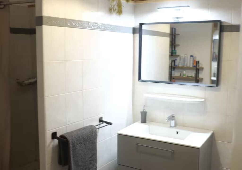 Photo of Bathroom in Serralongue