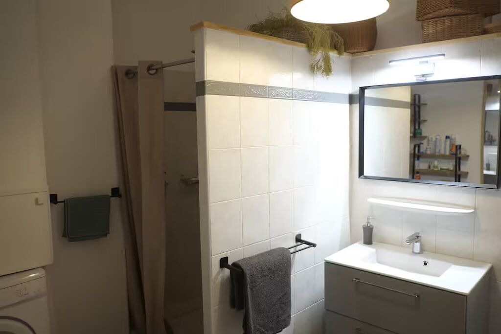 Photo of Bathroom in Serralongue