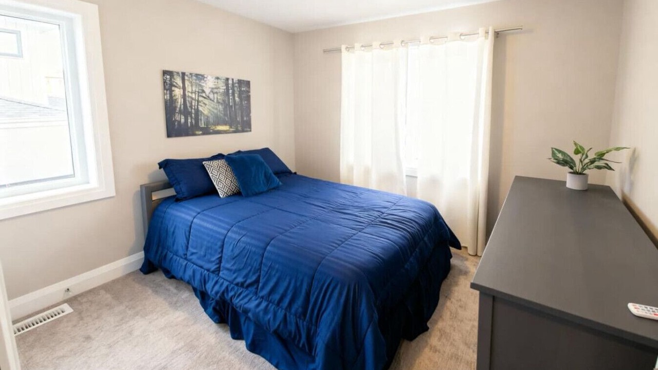 Photo of Bedroom in Colborne