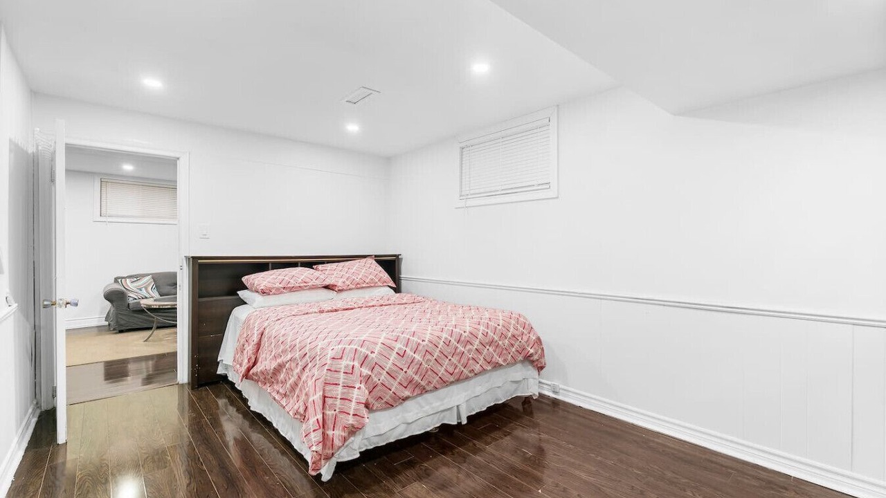 Photo of Bedroom in Erin Mills
