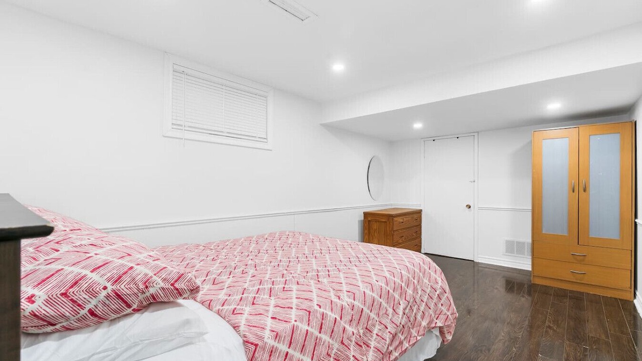 Photo of Bedroom in Erin Mills