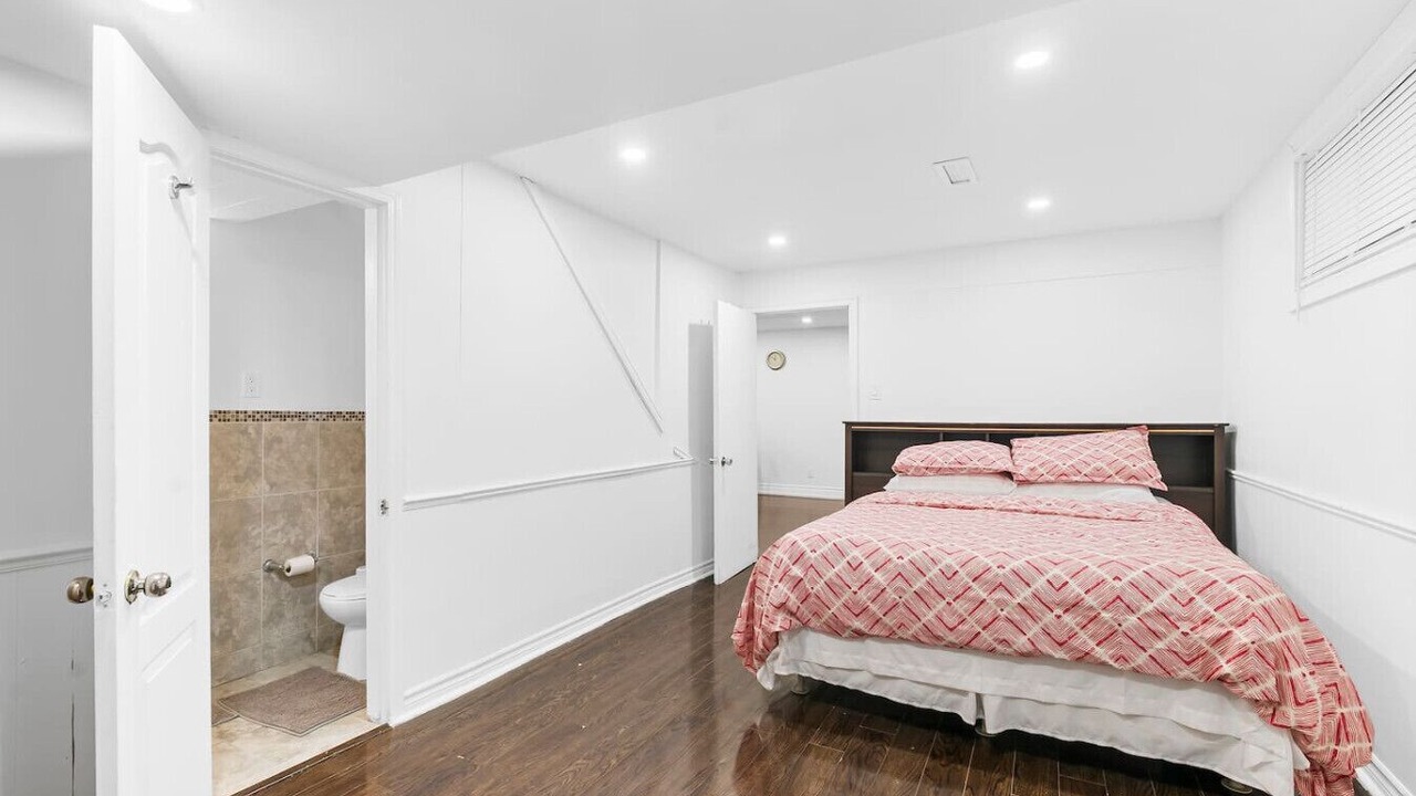 Photo of Bedroom in Erin Mills