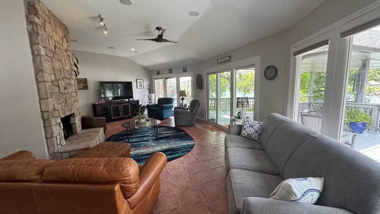 Photo of Livingroom in Bullard