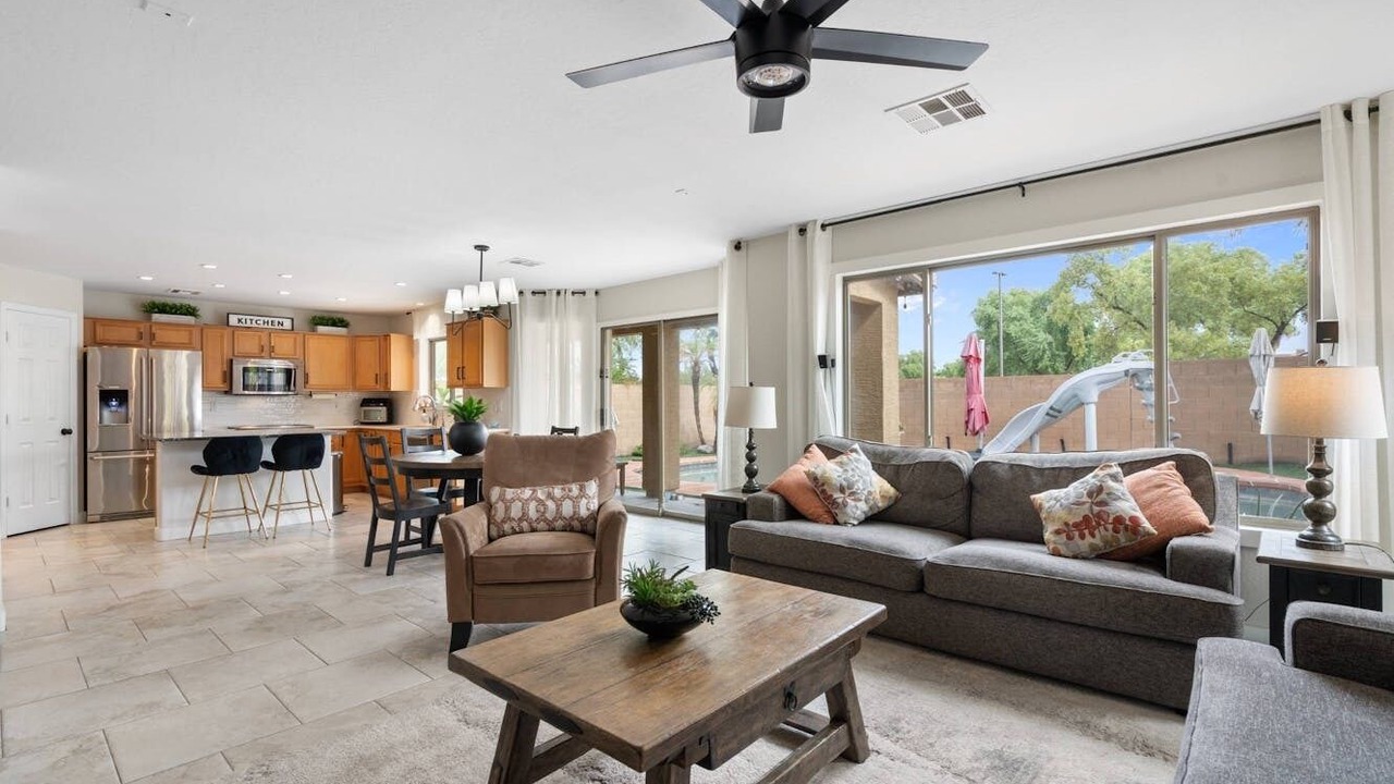 Photo of Livingroom in Power Ranch