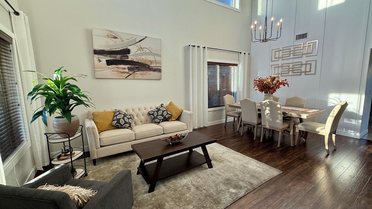 Photo of Livingroom in Power Ranch