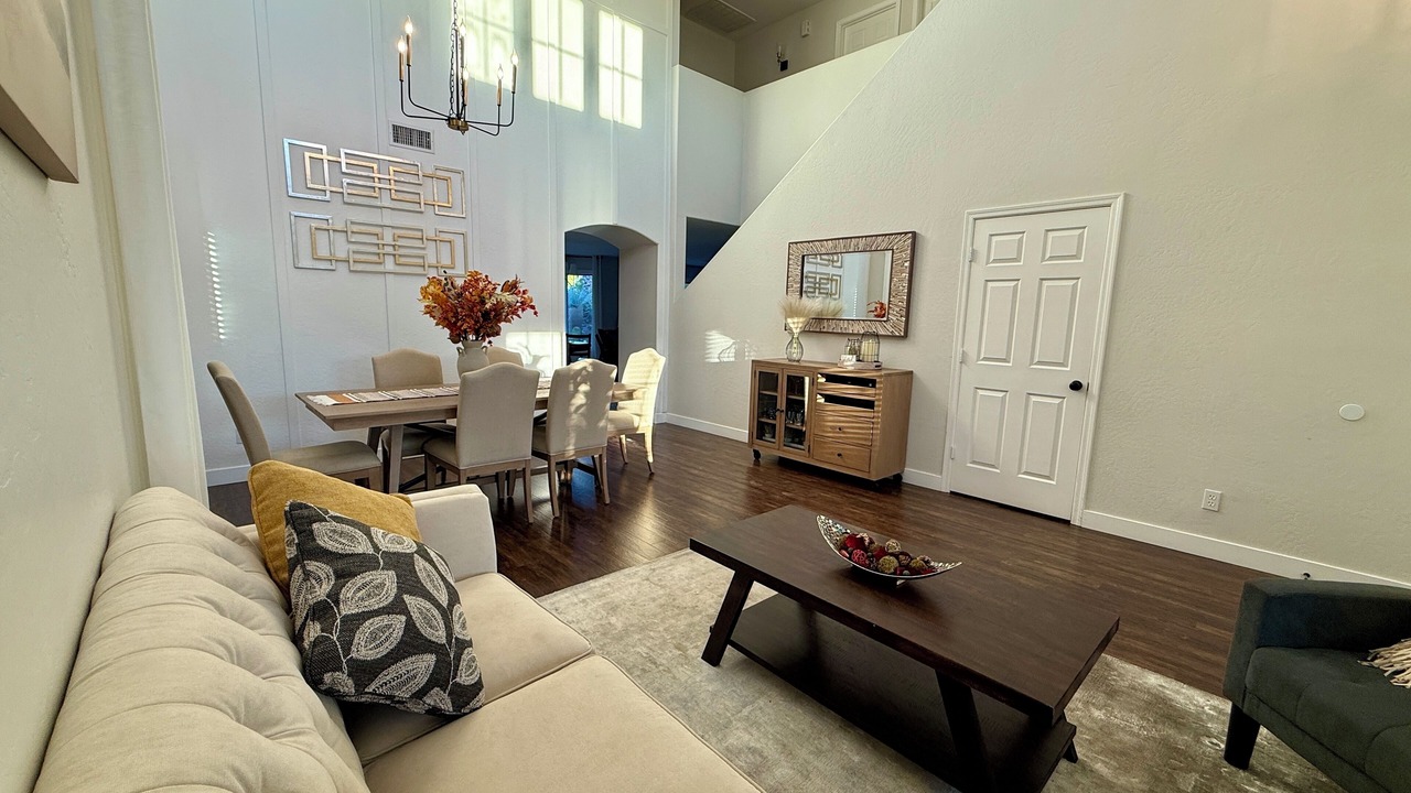 Photo of Livingroom in Power Ranch