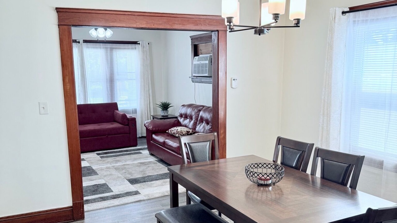 Photo of Livingroom in Cleveland