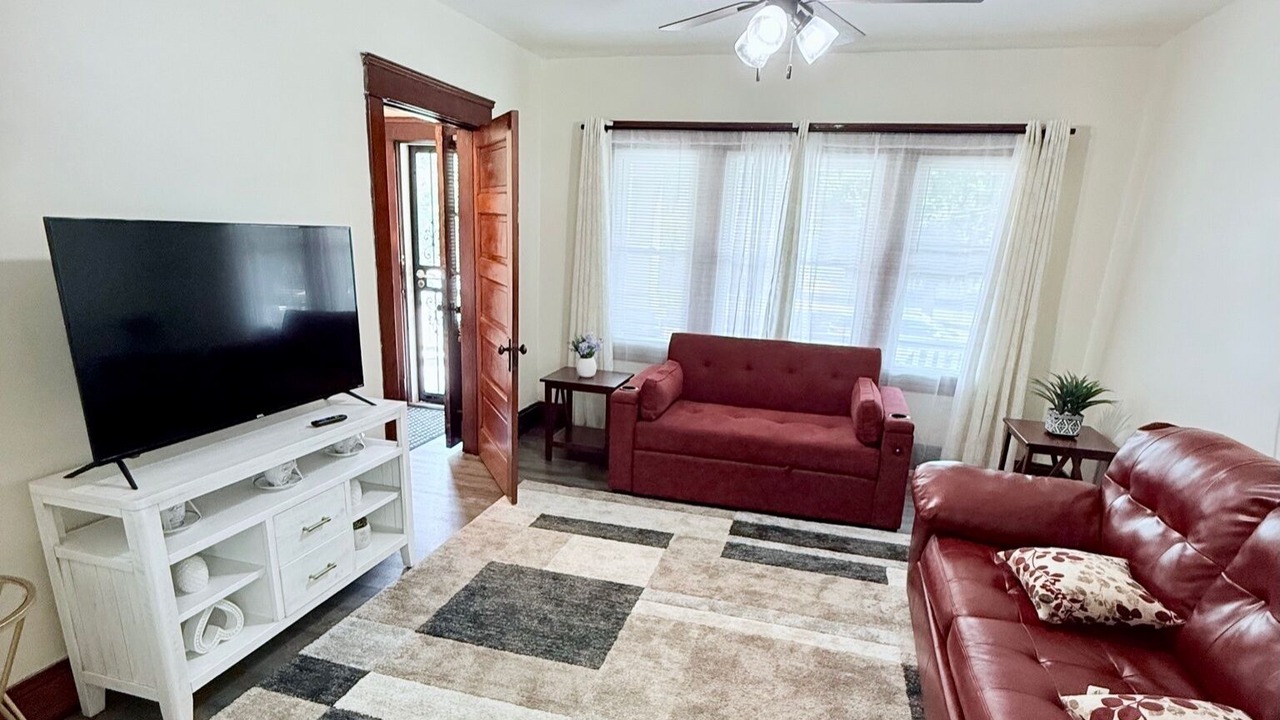 Photo of Livingroom in Cleveland