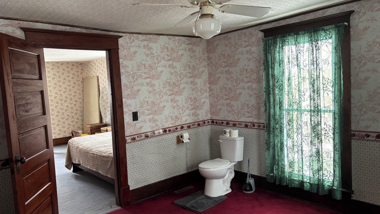 Photo of Bathroom in Union City