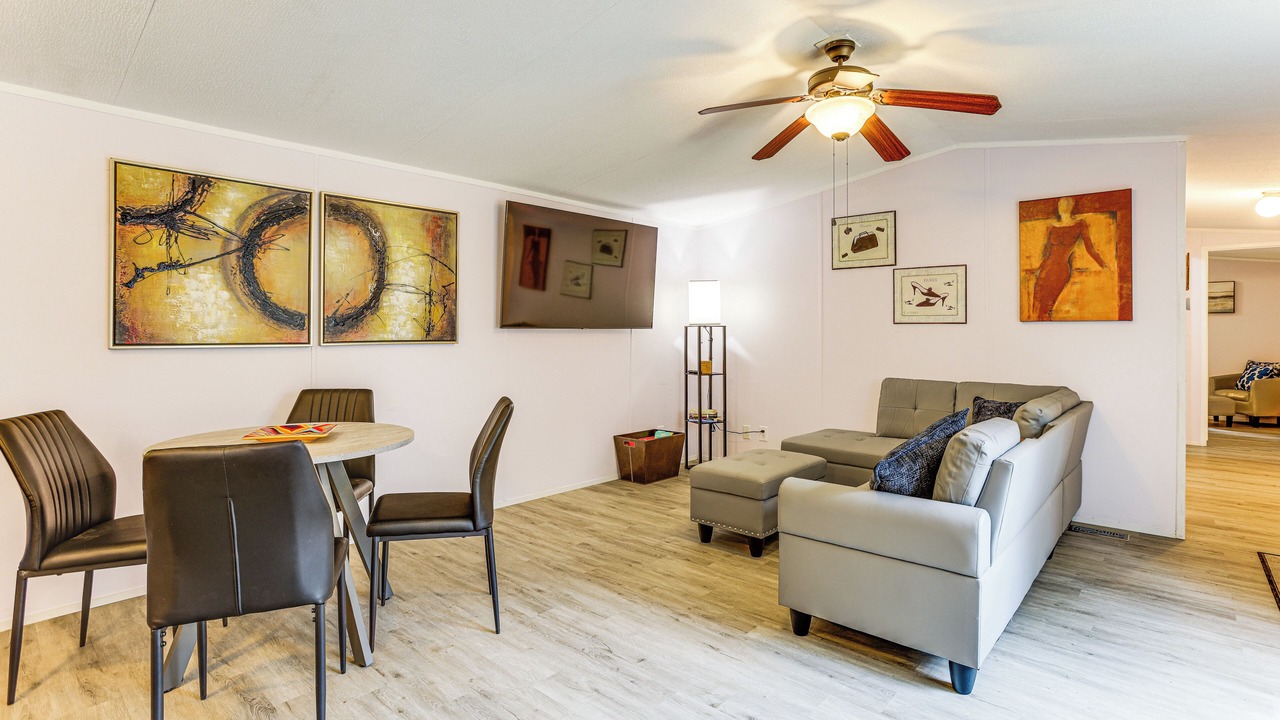 Photo of Livingroom in New Waverly