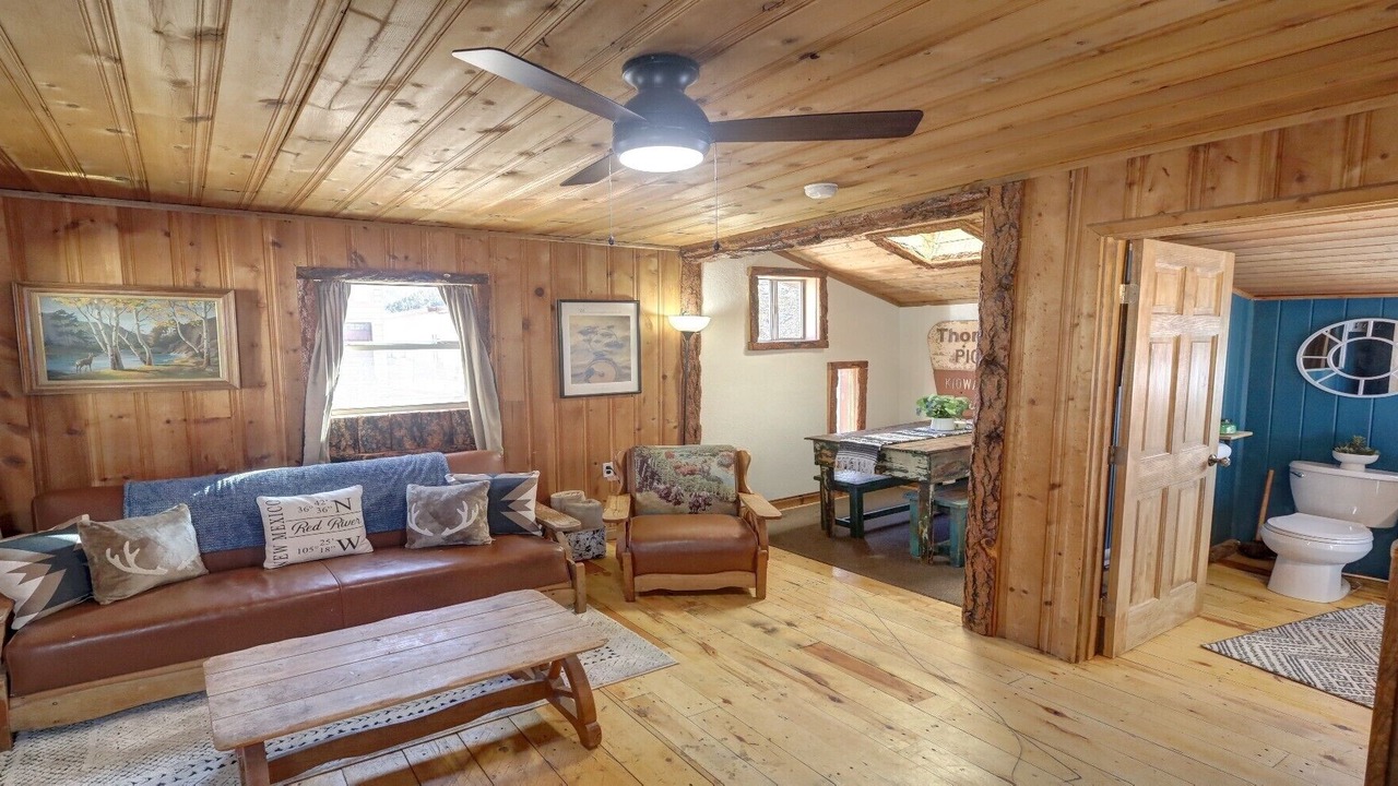Photo of Livingroom in Red River