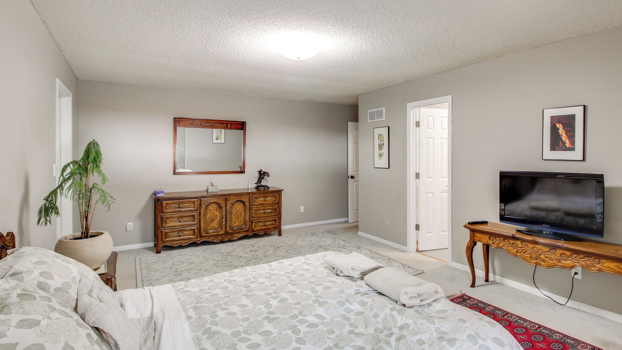 Photo of Bedroom in Lawrence