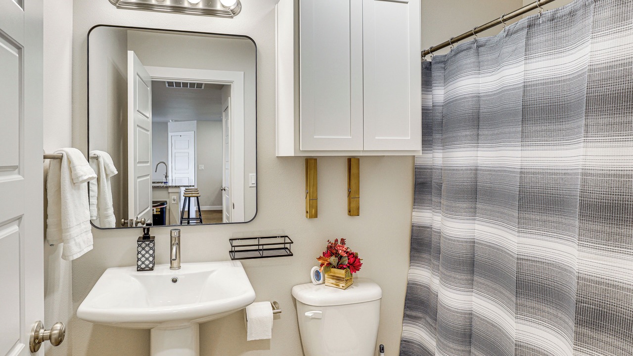 Photo of Bathroom in North by Northwest