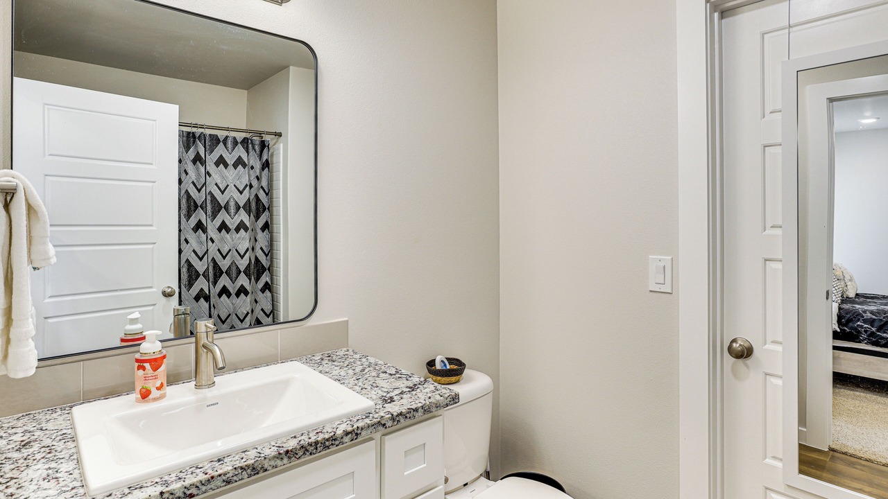Photo of Bathroom in North by Northwest