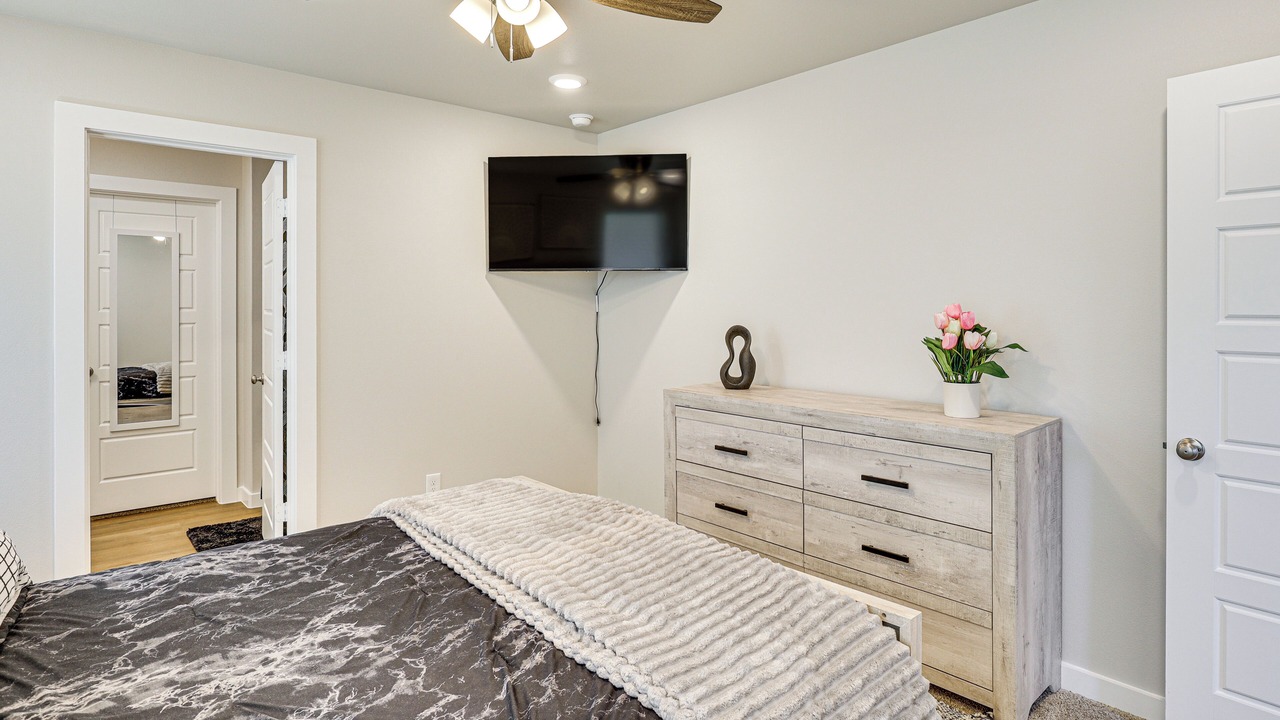 Photo of Bedroom in North by Northwest