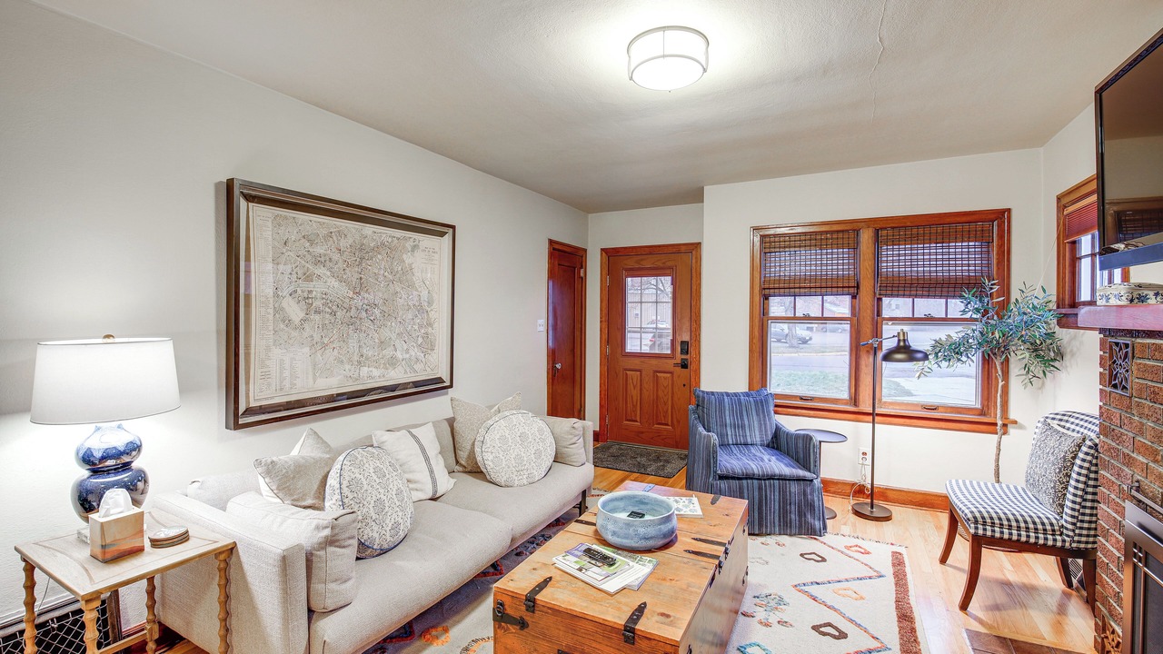 Photo of Livingroom in Rose Park