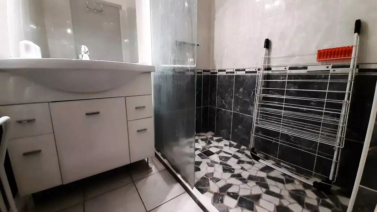 Photo of Bathroom in Le Port
