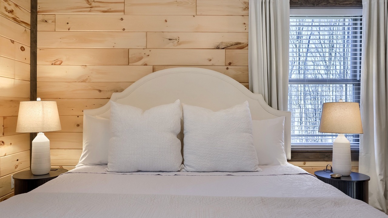 Photo of Bedroom in Gap