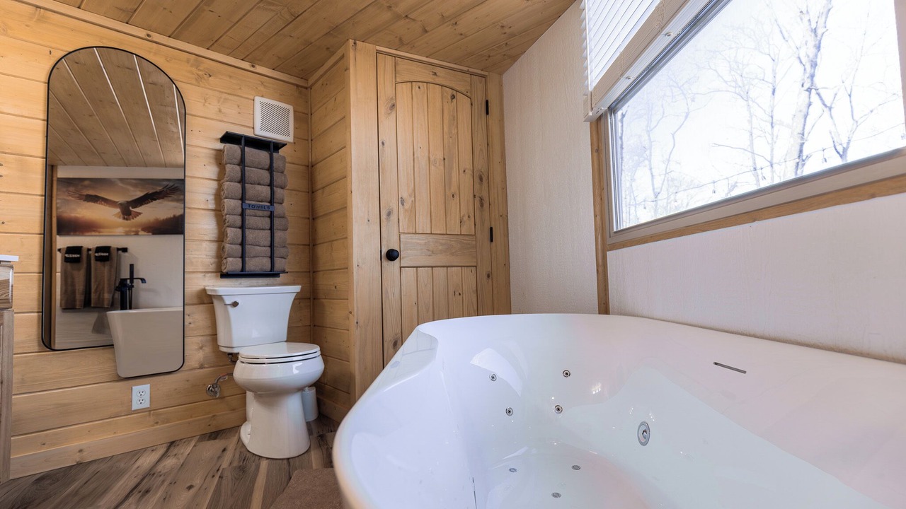 Photo of Bathroom in Almo