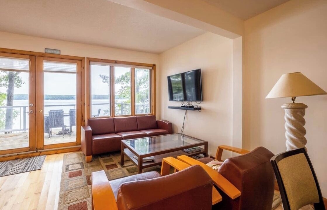 Photo of Livingroom in Bracebridge