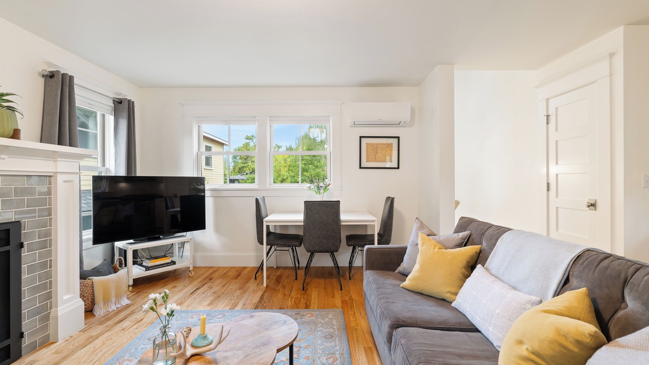 Photo of Livingroom in Sellwood-Moreland