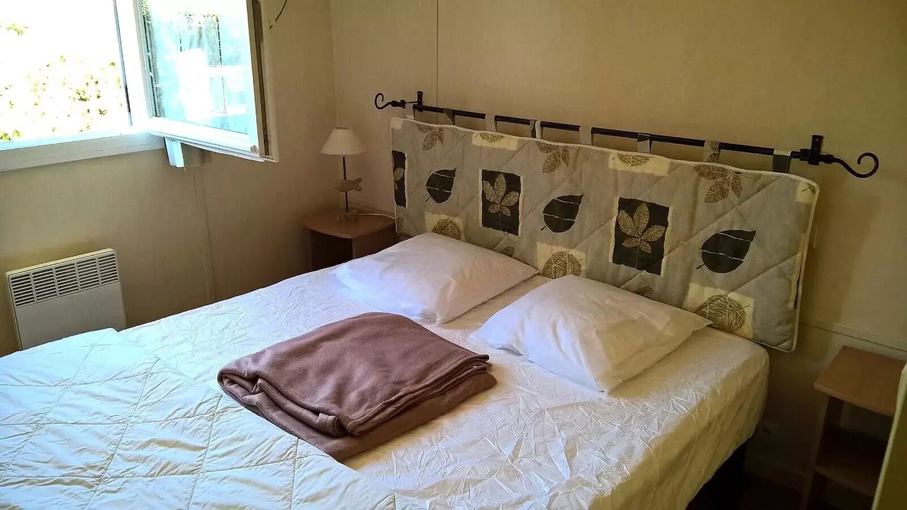 Photo of Bedroom in Brem Sur Mer