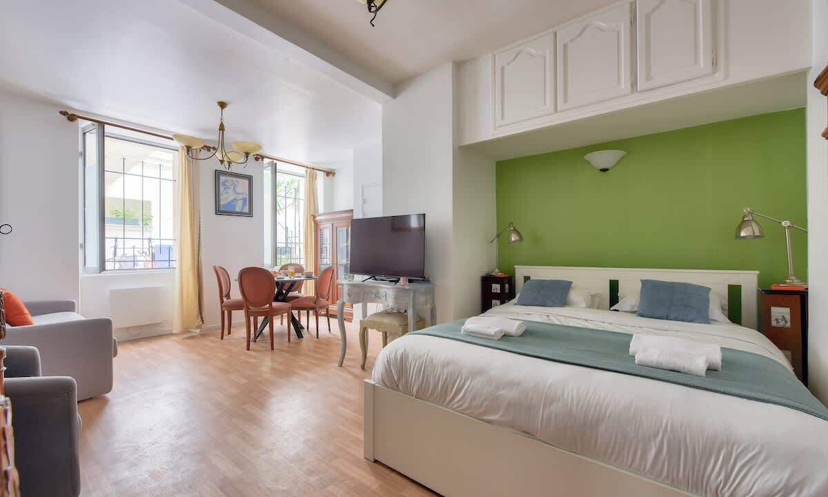 Photo of Bedroom in 15th Arrondissement