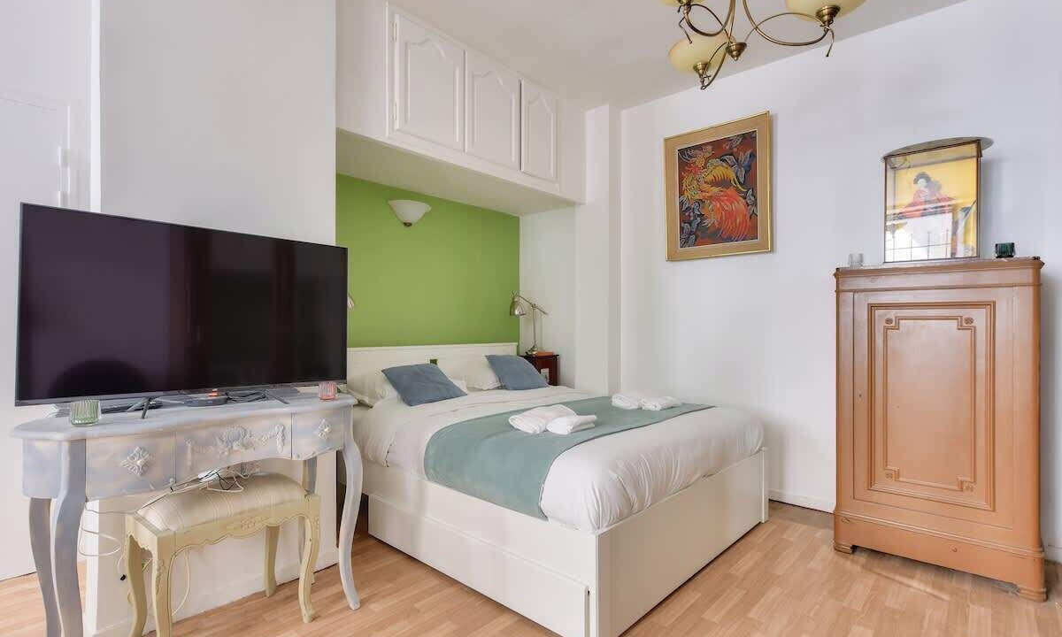 Photo of Bedroom in 15th Arrondissement