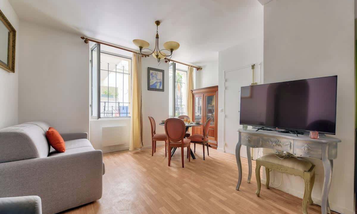 Photo of Livingroom in 15th Arrondissement