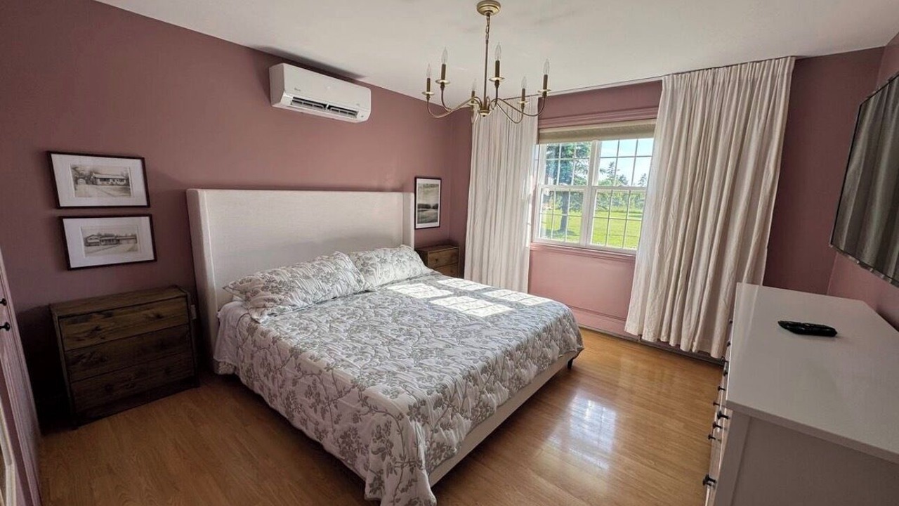 Photo of Bedroom in Oyster Bed