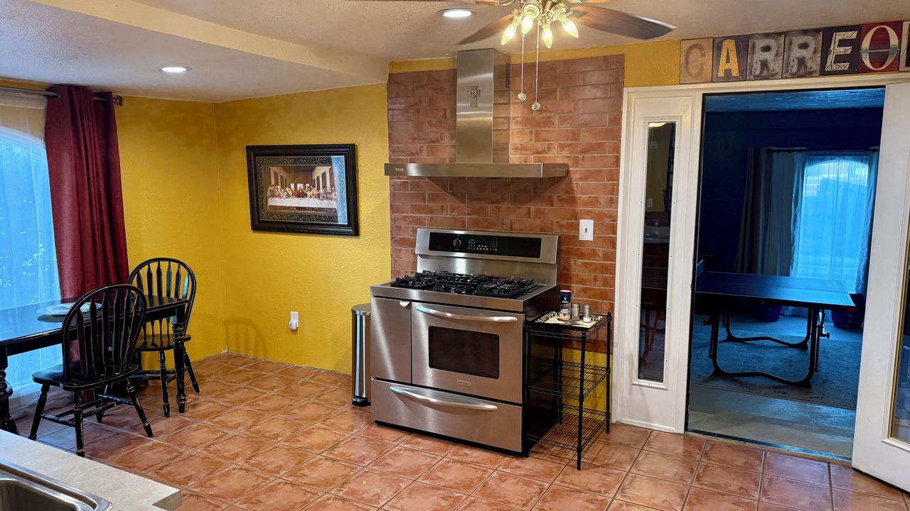 Photo of Kitchen in Slaton