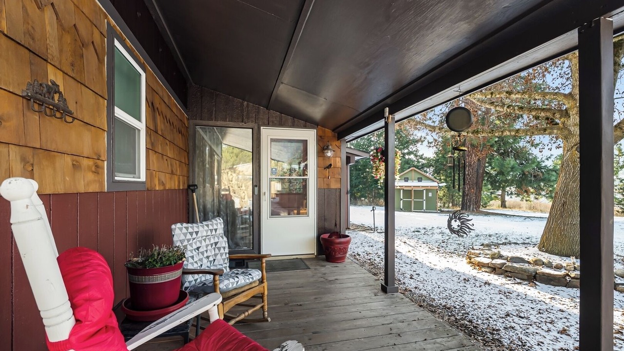 Photo of Patio Balcony in Boundary County