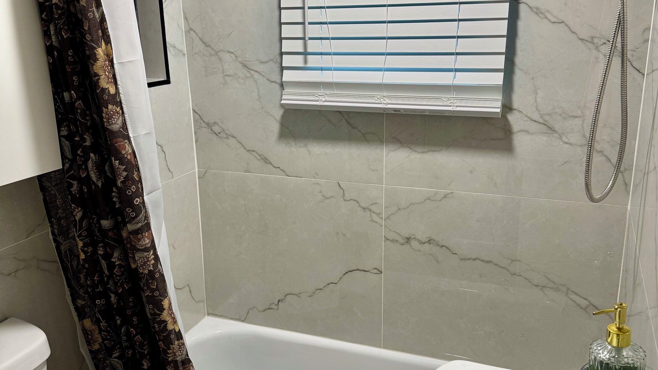 Photo of Bathroom in Longueuil
