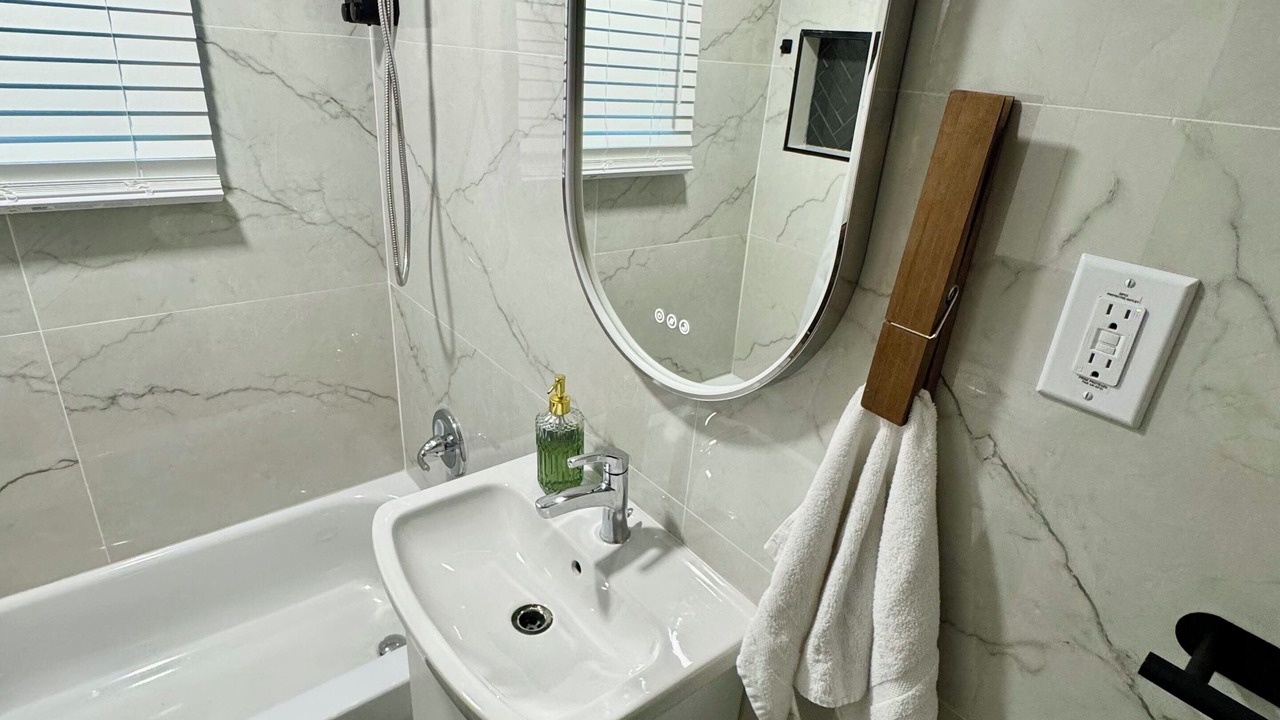 Photo of Bathroom in Longueuil