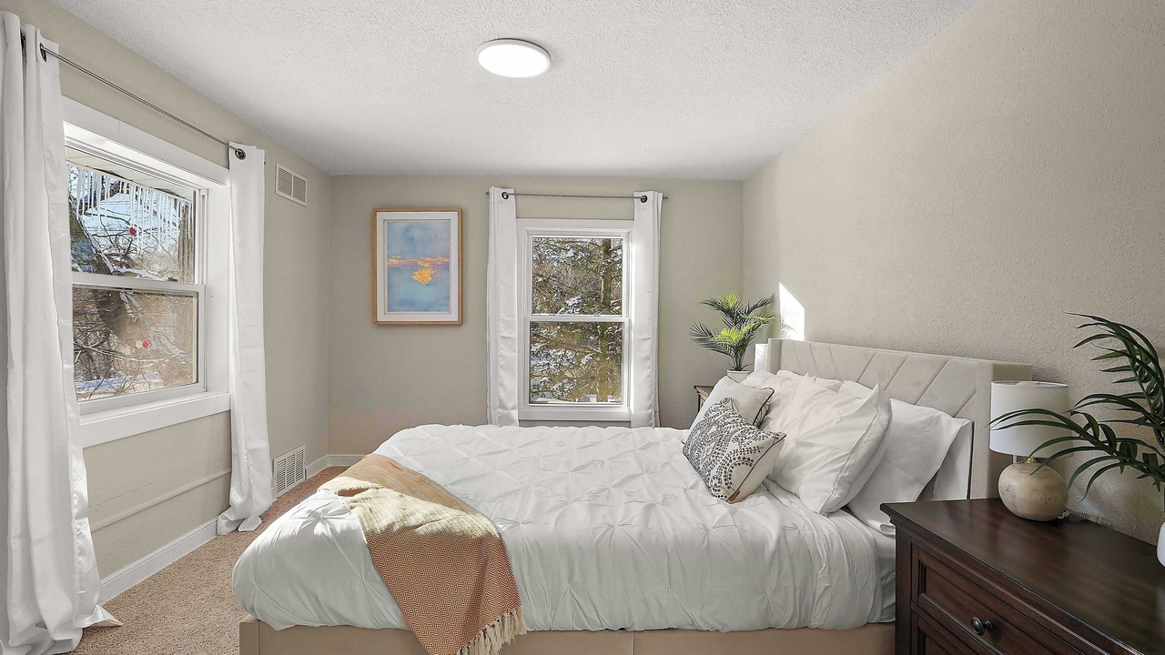 Photo of Bedroom in Mound
