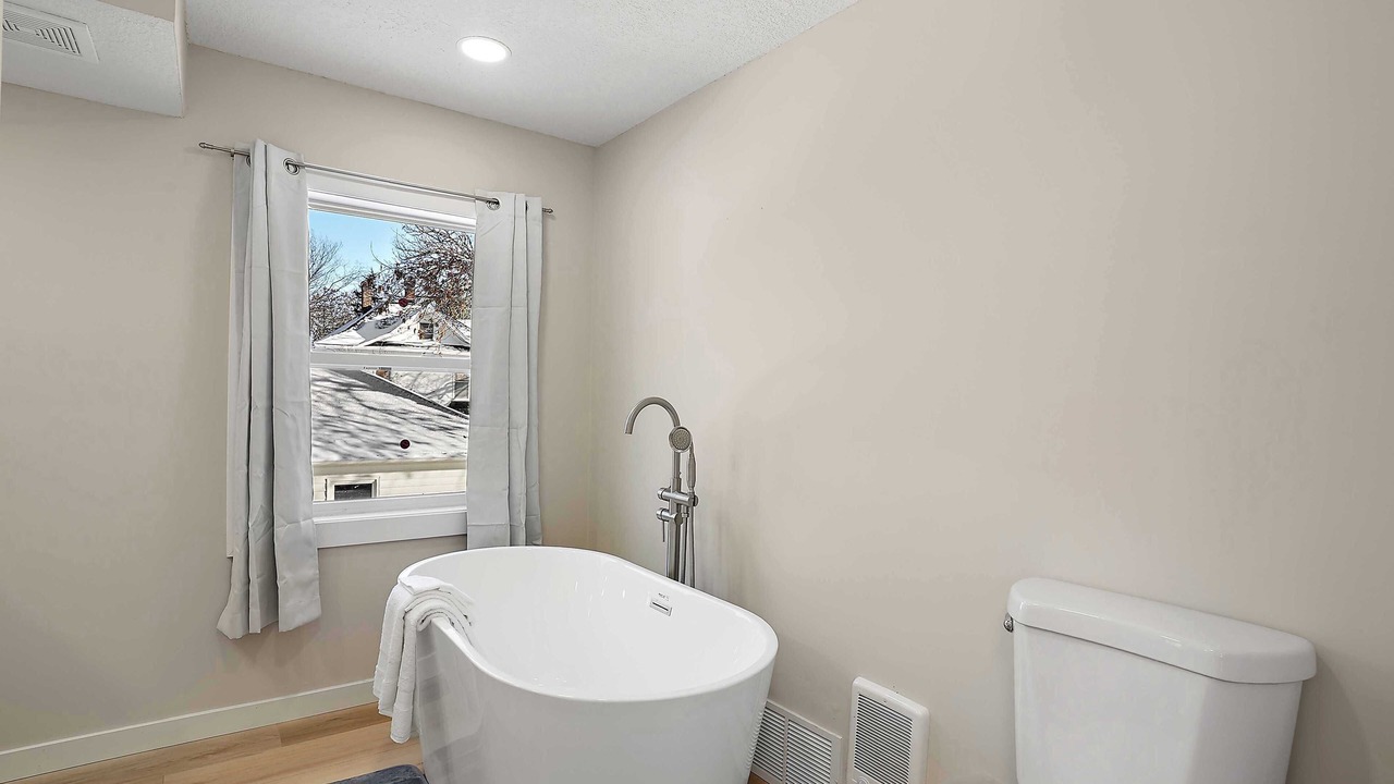 Photo of Bathroom in Mound