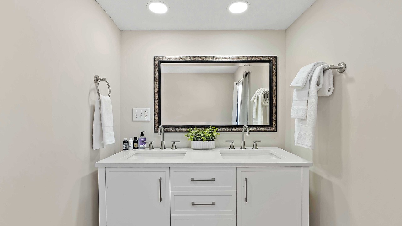 Photo of Bathroom in Mound