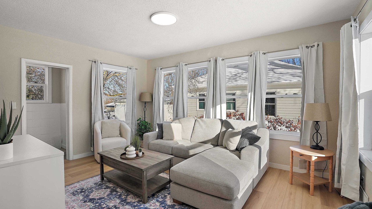 Photo of Livingroom in Mound