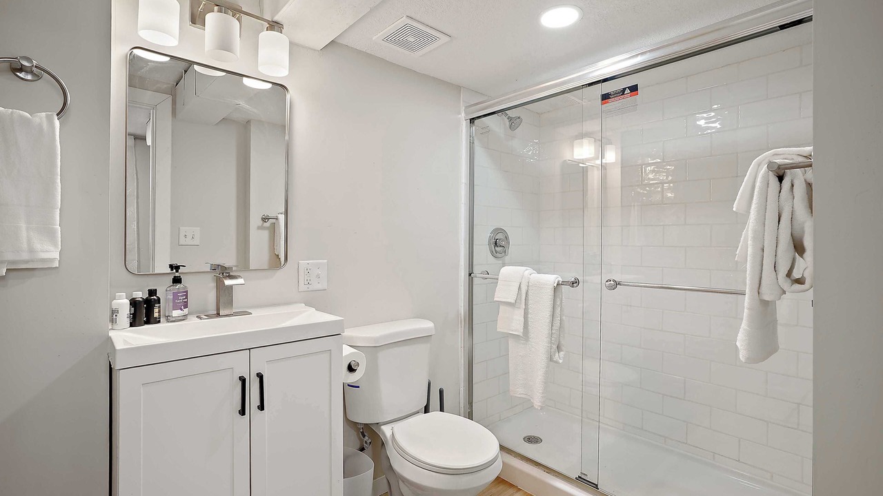 Photo of Bathroom in Mound