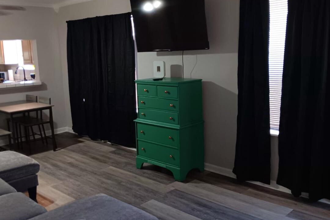 Photo of Livingroom in Central City