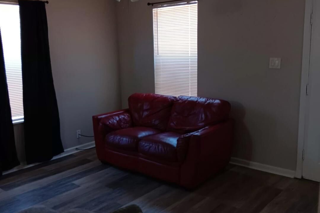 Photo of Livingroom in Central City