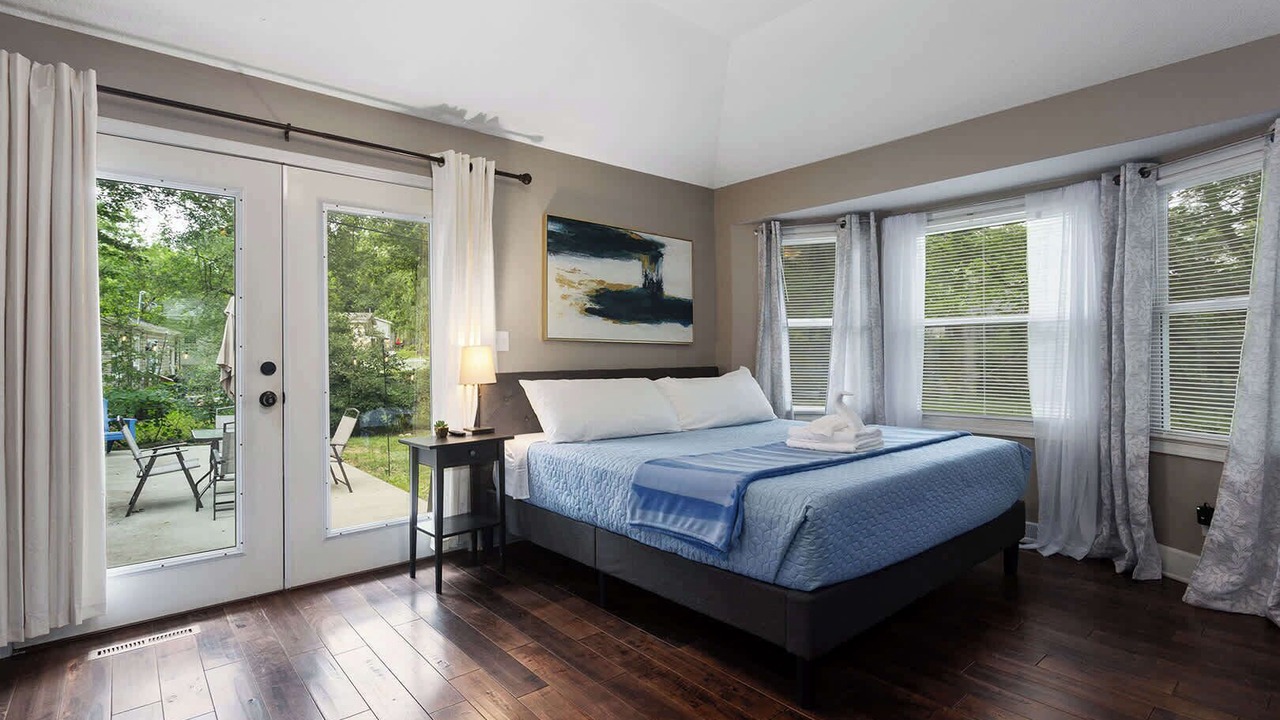 Photo of Bedroom in Lee's Summit