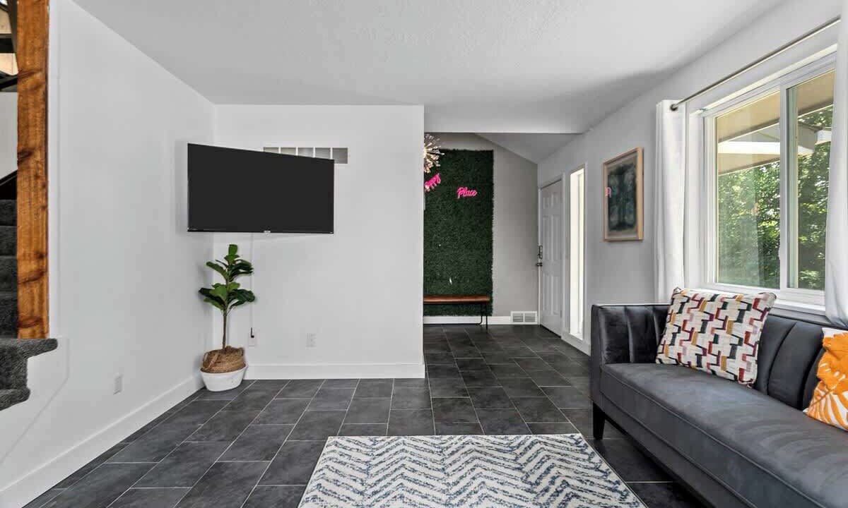 Photo of Livingroom in Shawnee