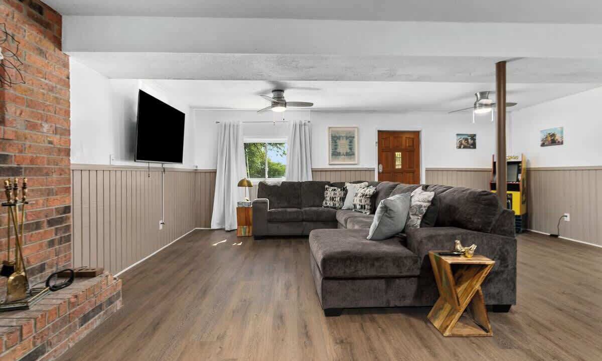 Photo of Livingroom in Shawnee