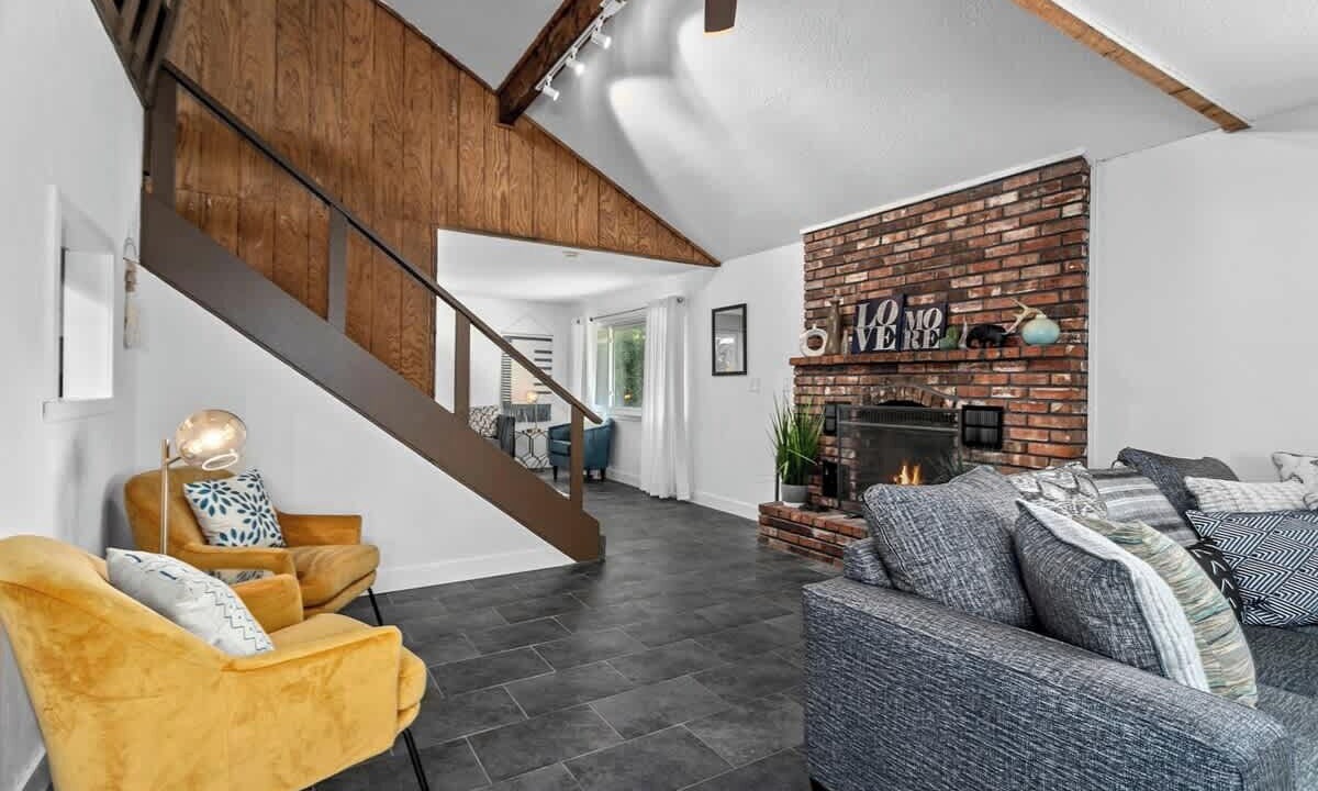 Photo of Livingroom in Shawnee