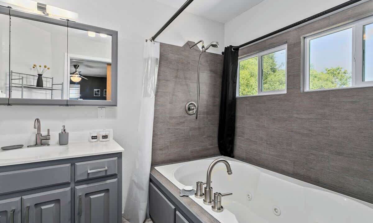 Photo of Bathroom in Shawnee