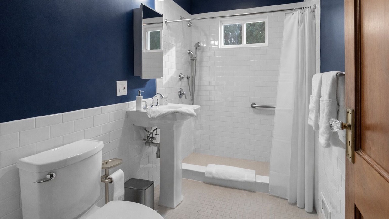 Photo of Bathroom in Milton