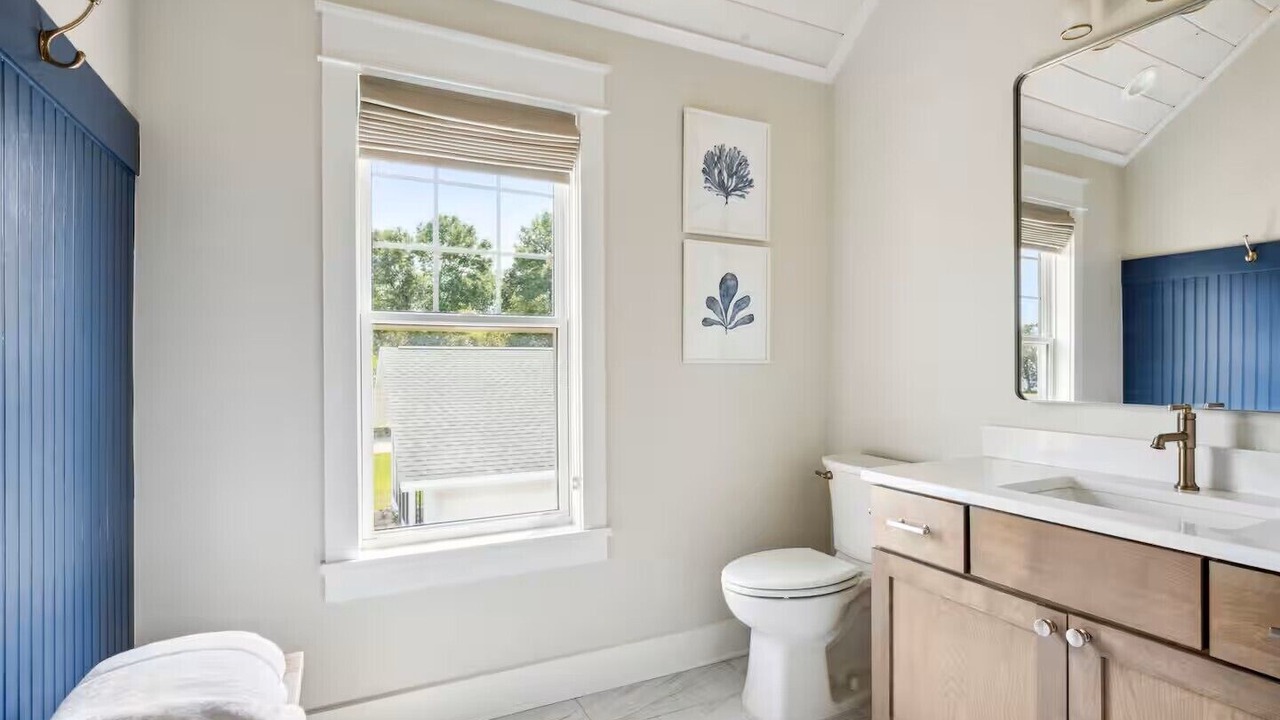 Photo of Bathroom in Garrison