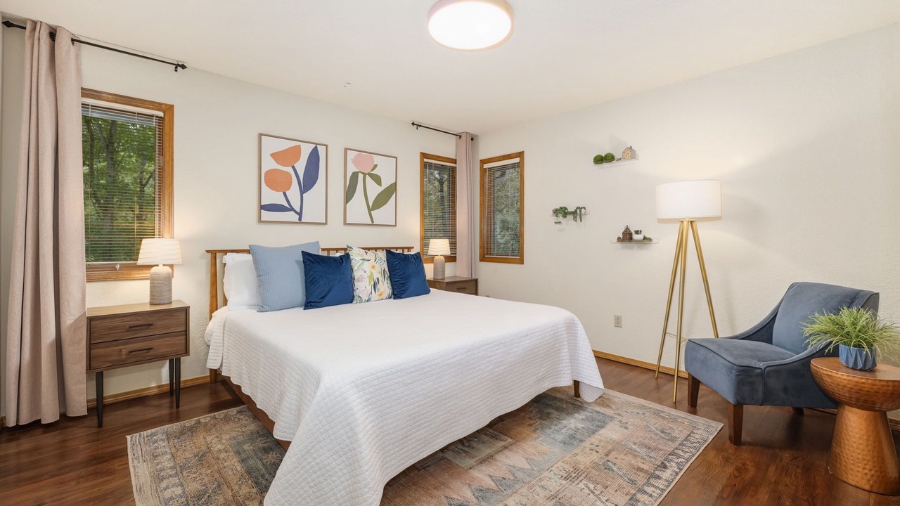 Photo of Bedroom in Prairie Creek