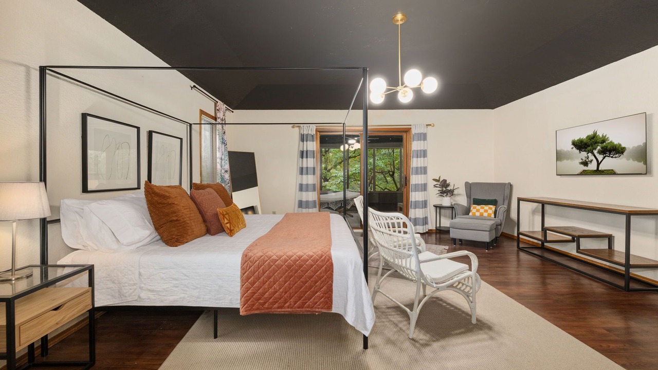 Photo of Bedroom in Prairie Creek